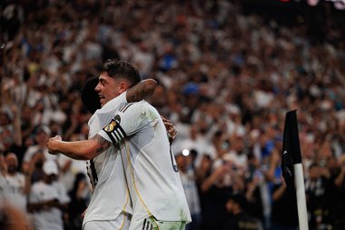 Rodrygo Goes ve Federico Valverde, Atletico de Madrid ve Real Madrid (Maciej Rogowski / Ball Raw Images) arasında oynanan İspanya Süper Kupası yarı final maçında gol attıktan sonra kutlama yaparken görüldü.)