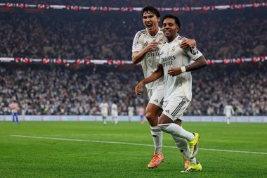 Gonzalo Garcia ve Rodrygo, Atletico de Madrid ve Real Madrid (Maciej Rogowski / Ball Raw Images) arasında oynanan İspanya Süper Kupası yarı final maçında gol attıktan sonra kutlama yaparken görüldü.)