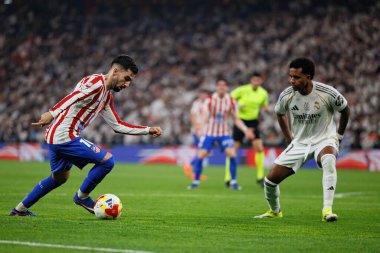 Alejandro Alex Baena ve Rodrygo, Atletico de Madrid ile Real Madrid (Maciej Rogowski / Ball Raw Images) arasında oynanan İspanya Süper Kupası yarı final maçında görüldü.)