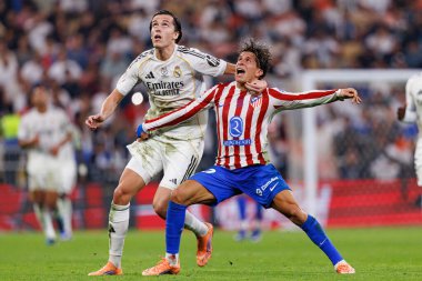 Alvaro Carreras ve Giuliano Simeone, Atletico de Madrid ve Real Madrid (Maciej Rogowski / Ball Raw Images) arasında oynanan İspanya Süper Kupası yarı final maçında görüldü.)