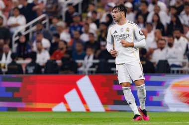 Raul Asencio, Atletico de Madrid ve Real Madrid (Maciej Rogowski / Ball Raw Images) arasında oynanan İspanya Süper Kupası yarı final maçında görüldü.)