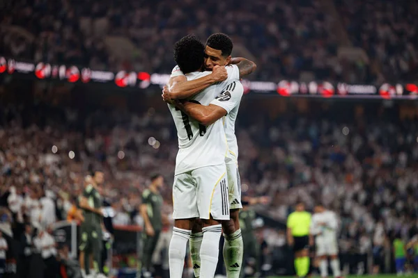 Rodrygo Goes ve Jude Bellingham, Atletico de Madrid ve Real Madrid (Maciej Rogowski / Ball Raw Images) arasında oynanan İspanya Süper Kupası yarı final maçında gol attıktan sonra kutlama yaparken görüldü.)