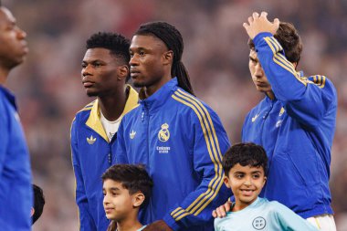 Aurelien Tchouameni ve Eduardo Camavinga, Atletico de Madrid ve Real Madrid (Maciej Rogowski / Ball Raw Images) arasında oynanan İspanya Süper Kupası yarı final maçında görüldü.)