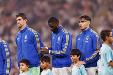 Thibaut Courtois, Antonio Rudiger ve Raul Asencio, Atletico de Madrid ve Real Madrid (Maciej Rogowski / Ball Raw Images) arasında oynanan İspanya Süper Kupası yarı final maçında görüldü.)