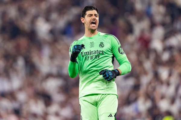Thibaut Courtois, Club Atletico de Madrid ile Real Madrid (Maciej Rogowski / Ball Raw Images) arasında oynanan yarı final maçında görüldü.)