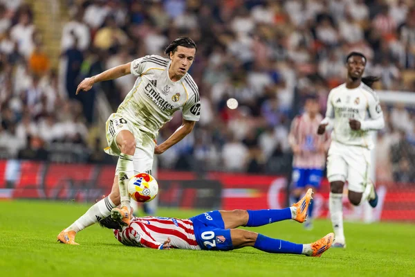 Alvaro Carreras, Atletico de Madrid ile Real Madrid (Maciej Rogowski / Ball Raw Images) arasında oynanan yarı final maçında görüldü.)