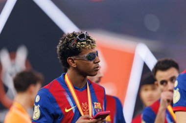 Lamine Yamal, FC Barcelona ve Real Madrid (Maciej Rogowski / Ball Raw Images) takımları arasında oynanan İspanya Süper Kupa Finali sırasında görüldü.)