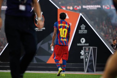 Lamine Yamal, FC Barcelona ve Real Madrid (Maciej Rogowski / Ball Raw Images) takımları arasında oynanan İspanya Süper Kupa Finali sırasında görüldü.)