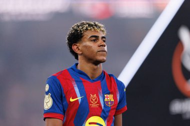 Lamine Yamal, FC Barcelona ve Real Madrid (Maciej Rogowski / Ball Raw Images) takımları arasında oynanan İspanya Süper Kupa Finali sırasında görüldü.)