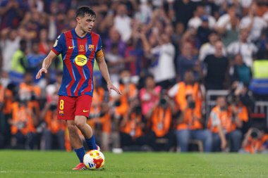 İspanya Süper Kupası Finali sırasında FC Barcelona ve Real Madrid takımları arasında görülen Pedri (Maciej Rogowski / Ball Raw Images)