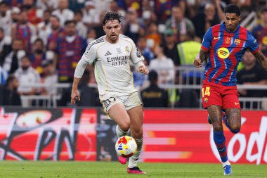 Raul Asencio ve Marcus Rashford İspanya Süper Kupası Finali sırasında FC Barcelona ve Real Madrid (Maciej Rogowski / Ball Raw Images)
