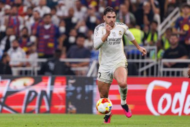 Raul Asencio, FC Barcelona ve Real Madrid (Maciej Rogowski / Ball Raw Images) takımları arasında oynanan İspanya Süper Kupa Finali sırasında görüldü.)