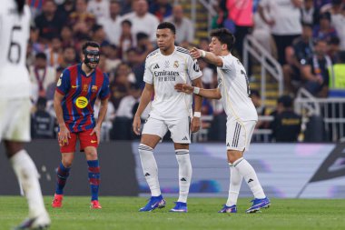 Eric Garcia, Kylian Mbappe ve Arda Güler FC Barcelona ve Real Madrid (Maciej Rogowski / Ball Raw Images) takımları arasında oynanan İspanya Süper Kupa Finali sırasında görüldü.)