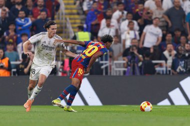 Alvaro Carreras ve Lamine Yamal İspanya Süper Kupası Finali sırasında FC Barcelona ve Real Madrid (Maciej Rogowski / Ball Raw Images)