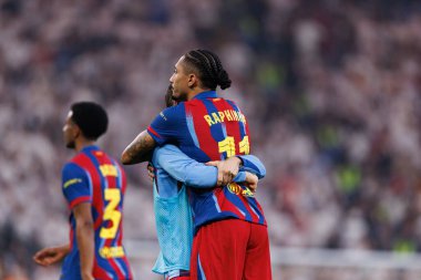 Raphinha, FC Barcelona ve Real Madrid (Maciej Rogowski / Ball Raw Images) takımları arasında oynanan İspanya Süper Kupa Finali maçında gol attıktan sonra kutlama yaparken görülüyor.)