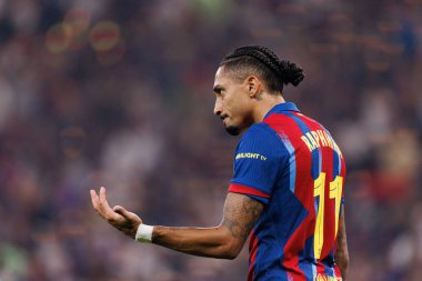 Raphinha, FC Barcelona ve Real Madrid (Maciej Rogowski / Ball Raw Images) takımları arasında oynanan İspanya Süper Kupa Finali maçında gol attıktan sonra kutlama yaparken görülüyor.)