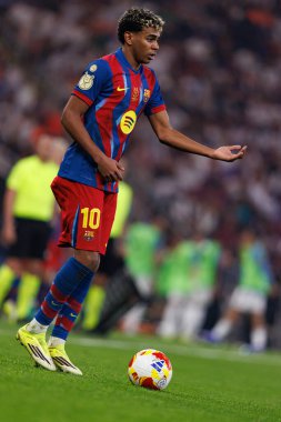 Lamine Yamal, FC Barcelona ve Real Madrid (Maciej Rogowski / Ball Raw Images) takımları arasında oynanan İspanya Süper Kupa Finali sırasında görüldü.)