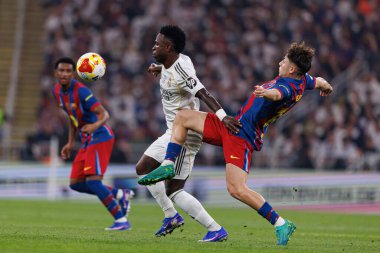 Vinicius Vini Junior ve Fermin Lopez İspanya Süper Kupası Finali sırasında FC Barcelona ve Real Madrid (Maciej Rogowski / Ball Raw Images)