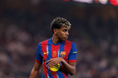 Lamine Yamal, FC Barcelona ve Real Madrid (Maciej Rogowski / Ball Raw Images) takımları arasında oynanan İspanya Süper Kupa Finali sırasında görüldü.)