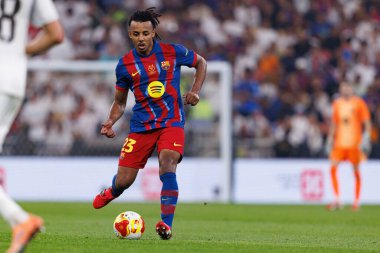 Jules Kounde İspanya Süper Kupası Finali sırasında FC Barcelona ve Real Madrid takımları arasında görüldü (Maciej Rogowski / Ball Raw Images)