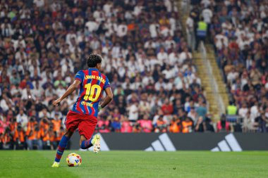 Lamine Yamal, FC Barcelona ve Real Madrid (Maciej Rogowski / Ball Raw Images) takımları arasında oynanan İspanya Süper Kupa Finali sırasında görüldü.)