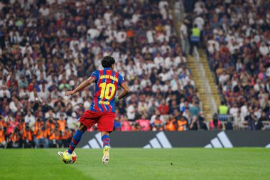 Lamine Yamal, FC Barcelona ve Real Madrid (Maciej Rogowski / Ball Raw Images) takımları arasında oynanan İspanya Süper Kupa Finali sırasında görüldü.)