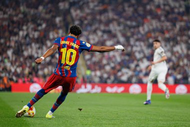 Lamine Yamal, FC Barcelona ve Real Madrid (Maciej Rogowski / Ball Raw Images) takımları arasında oynanan İspanya Süper Kupa Finali sırasında görüldü.)