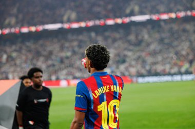 Lamine Yamal, FC Barcelona ve Real Madrid (Maciej Rogowski / Ball Raw Images) takımları arasında oynanan İspanya Süper Kupa Finali sırasında görüldü.)