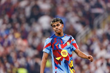 Lamine Yamal, FC Barcelona ve Real Madrid (Maciej Rogowski / Ball Raw Images) takımları arasında oynanan İspanya Süper Kupa Finali sırasında görüldü.)