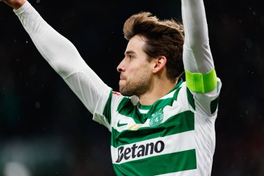 Daniel Braganca, Liga Portekiz maçında attığı gol sonrasında Estadio Jose Alvalade 'deki Casa Pia AC (Maciej Rogowski / Ball Raw Images) takımları arasında bir kutlama yaparken görüldü.)