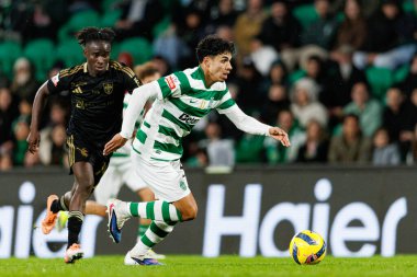 Liga Portekiz maçında Estadio Jose Alvalade 'deki Casa Pia AC (Maciej Rogowski / Ball Raw Images) takımları arasında Renato Nhaga ve Joao Simoes görüldü.)
