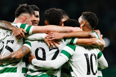 Sporcu Oyuncuları Liga Portekiz maçında CP ve Casa Pia AC takımları arasında Estadio Jose Alvalade (Maciej Rogowski / Ball Raw Images) maçında Geny Catamo 'dan gol üstüne gol atarken görüldü.)