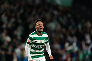 Cin Catamo, Liga Portekiz maçında attığı gol sonrasında Estadio Jose Alvalade 'deki Casa Pia AC (Maciej Rogowski / Ball Raw Images) takımları arasında kutlama yaparken görüldü.)