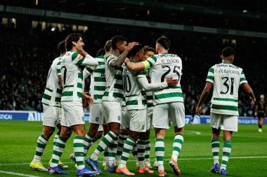 Sporcu Oyuncuları Liga Portekiz maçında CP ve Casa Pia AC takımları arasında Estadio Jose Alvalade (Maciej Rogowski / Ball Raw Images) maçında Geny Catamo 'dan gol üstüne gol atarken görüldü.)