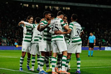 Sporcu Oyuncuları Liga Portekiz maçında CP ve Casa Pia AC takımları arasında Estadio Jose Alvalade (Maciej Rogowski / Ball Raw Images) maçında Geny Catamo 'dan gol üstüne gol atarken görüldü.)