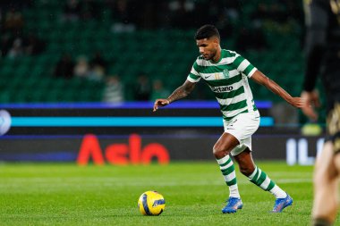 Matheus Reis, Liga Portekiz maçı sırasında Estadio Jose Alvalade 'deki Casa Pia AC (Maciej Rogowski / Ball Raw Images) takımları arasında görüldü.)