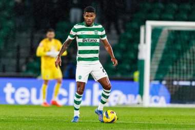 Matheus Reis, Liga Portekiz maçı sırasında Estadio Jose Alvalade 'deki Casa Pia AC (Maciej Rogowski / Ball Raw Images) takımları arasında görüldü.)