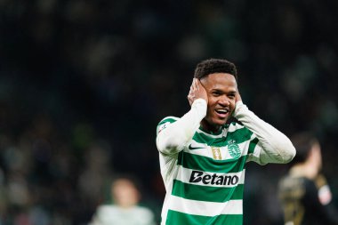 Cin Catamo, Liga Portekiz maçında attığı gol sonrasında Estadio Jose Alvalade 'deki Casa Pia AC (Maciej Rogowski / Ball Raw Images) takımları arasında kutlama yaparken görüldü.)