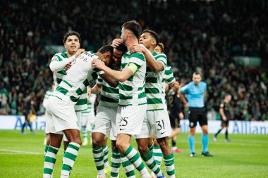 Sporcu Oyuncuları Liga Portekiz maçında CP ve Casa Pia AC takımları arasında Estadio Jose Alvalade (Maciej Rogowski / Ball Raw Images) maçında Geny Catamo 'dan gol üstüne gol atarken görüldü.)