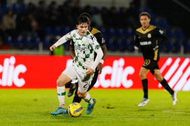 Rodrigo Alonso ve Sabit Abdulai, Liga Portekiz maçı sırasında FC Alverca ve Moreirense FC (Maciej Rogowski / Ball Raw Images) takımları arasında görüldü.)