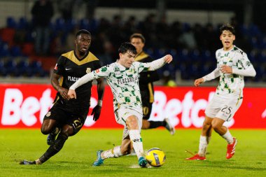 Rodrigo Alonso ve Sabit Abdulai, Liga Portekiz maçı sırasında FC Alverca ve Moreirense FC (Maciej Rogowski / Ball Raw Images) takımları arasında görüldü.)
