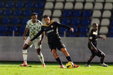 Jobson de Brito Gonzaga Maracas ve Sandro Lima, Liga Portekiz maçı sırasında FC Alverca ve Moreirense FC (Maciej Rogowski / Ball Raw Images) takımları arasında görüldü.)
