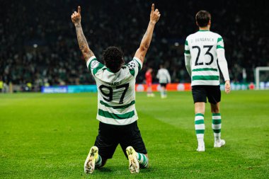 Luis Suarez, UEFA Şampiyonlar Ligi maçında Estadio Jose Alvalade 'de (Maciej Rogowski / Ball Raw Images) Sporting CP ve Paris Saint-Germain takımları arasında gol üstüne gol atarken görüldü.)