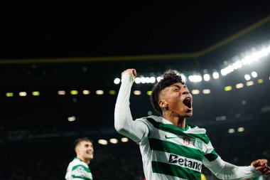 Alisson Santos, UEFA Şampiyonlar Ligi maçında Estadio Jose Alvalade 'de (Maciej Rogowski / Ball Raw Images) Sporting CP ve Paris Saint-Germain takımları arasında gol üstüne gol atarken görüldü.)