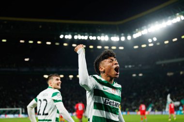 Alisson Santos, UEFA Şampiyonlar Ligi maçında Estadio Jose Alvalade 'de (Maciej Rogowski / Ball Raw Images) Sporting CP ve Paris Saint-Germain takımları arasında gol üstüne gol atarken görüldü.)