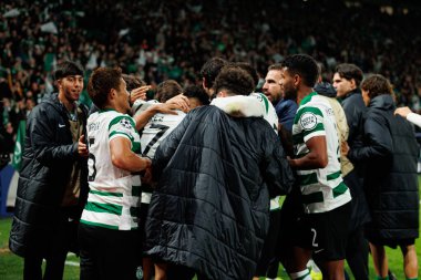 Sporcu Oyuncuları, Estadio Jose Alvalade 'deki (Maciej Rogowski / Ball Raw Images) Sporting CP ve Paris Saint-Germain takımları arasında oynanan UEFA Şampiyonlar Ligi maçında gol üstüne gol atarken görüldü.)