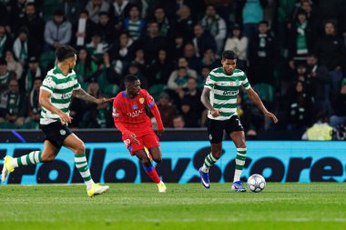 Matheus Reis UEFA Şampiyonlar Ligi maçında Estadio Jose Alvalade 'de (Maciej Rogowski / Ball Raw Images) Sporting CP ve Paris Saint-Germain takımları arasında görüldü.)