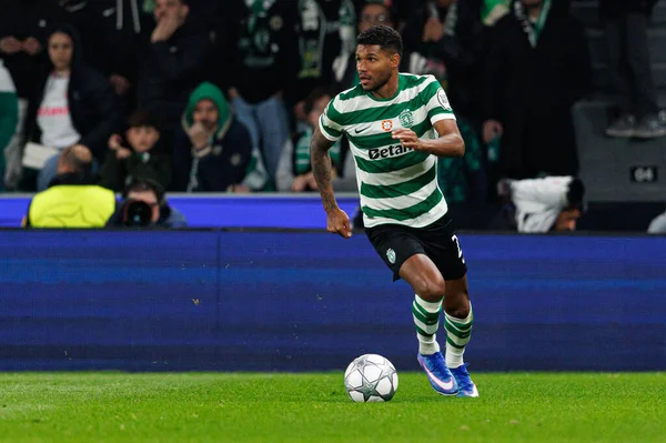 Matheus Reis UEFA Şampiyonlar Ligi maçında Estadio Jose Alvalade 'de (Maciej Rogowski / Ball Raw Images) Sporting CP ve Paris Saint-Germain takımları arasında görüldü.)