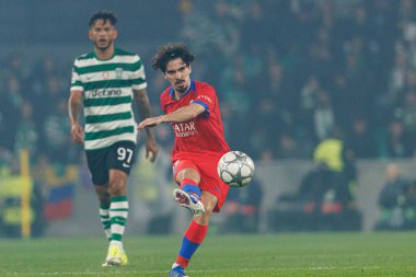 Vitinha, UEFA Şampiyonlar Ligi maçında Estadio Jose Alvalade 'de (Maciej Rogowski / Ball Raw Images) Sporting CP ve Paris Saint-Germain takımları arasında görüldü.)
