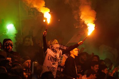Estadio Jose Alvalade (Maciej Rogowski / Ball Raw Images) takımları arasında oynanan UEFA Şampiyonlar Ligi maçında Sportif taraftarlar görülüyor.)